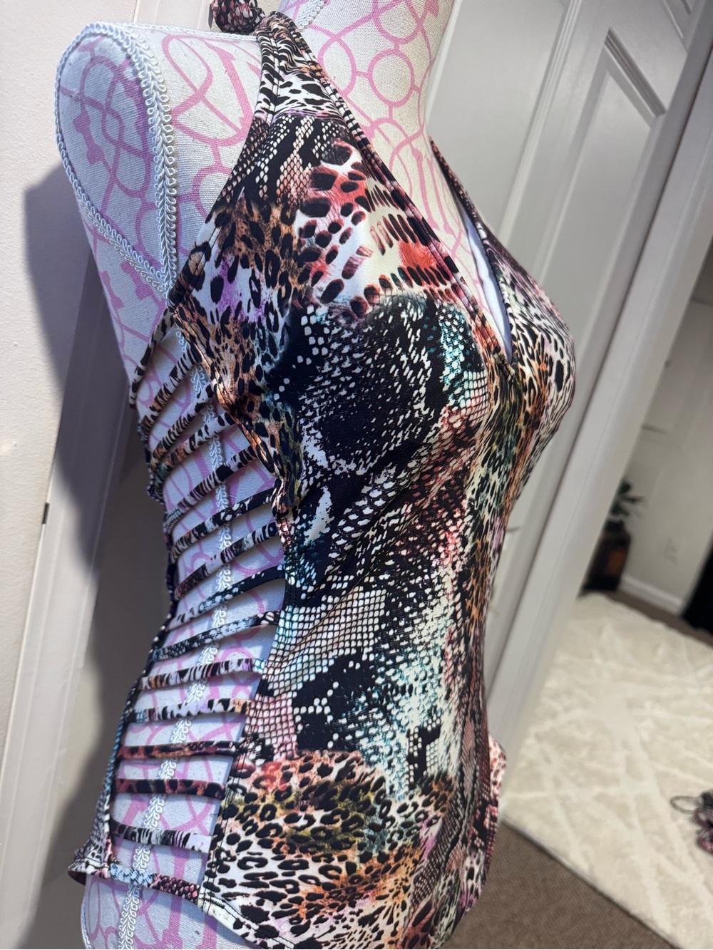 Kenneth Cole Multicolor Animal Print Cutout One-Piece Swimsuit sz XL